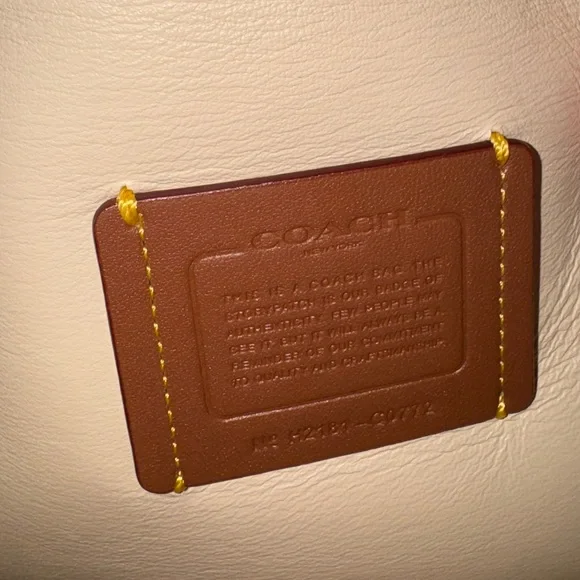 Coach Pillow Tabby 26 - Picture 7 of 11